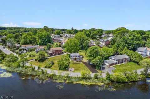 72 Koclas Dr, Netcong, NJ 07857