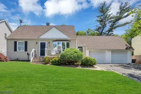 81 Lois Ave, East Brunswick, NJ 08816