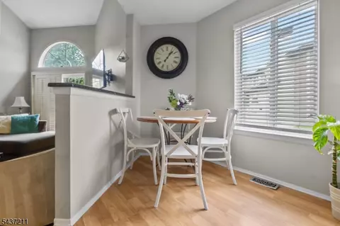 Dining - 3701 Park Pl, Springfield, NJ 07081 photo 3 of 3