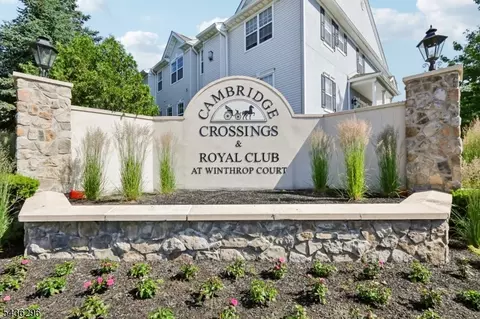 9104 Ravenscroft Rd, Clifton, NJ 07013