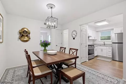 1403 Normandy Ct, Flemington, NJ 08822