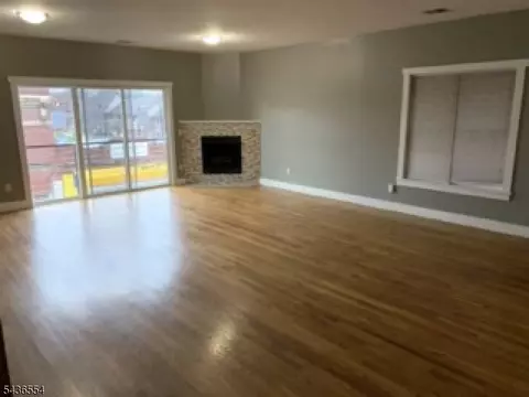 54-56 Oriental St, Newark, NJ 07104