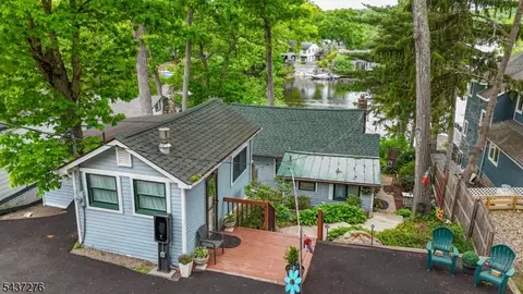 70 S Shore Rd, Byram Twp, NJ 07821