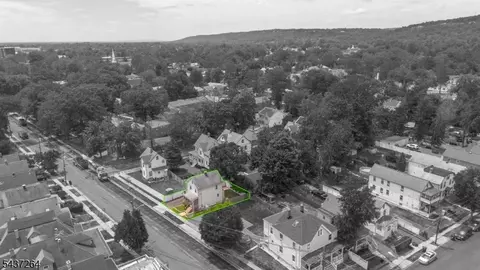 View/Area - 835 E 2nd St, Plainfield, NJ 07062 photo 2 of 4