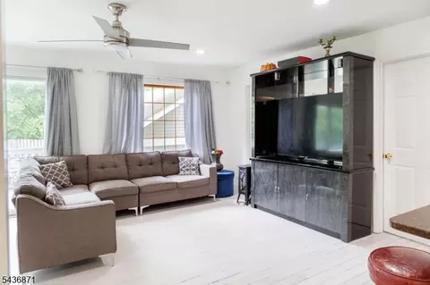 518 W Anderson St, Hackensack, NJ 07601 photo 8