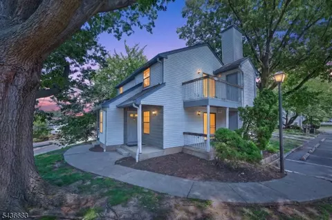 502 Woodbridge Commons Way, Iselin, NJ 08830