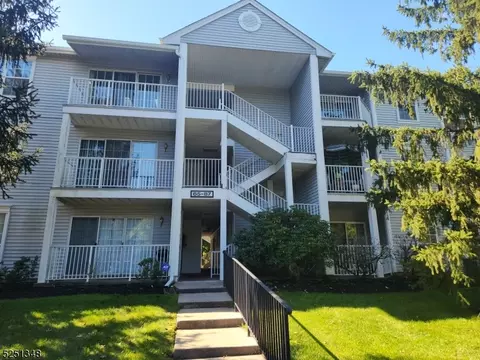 85 Rachel Ct, Franklin Park, NJ 08823
