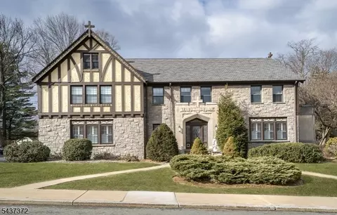 71 Bartholdi Ave, Butler, NJ 07405