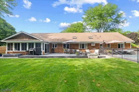 21 Carteret St, West Milford, NJ 07480