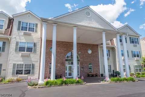 1101 Richmond Rd #101, West Milford, NJ 07480