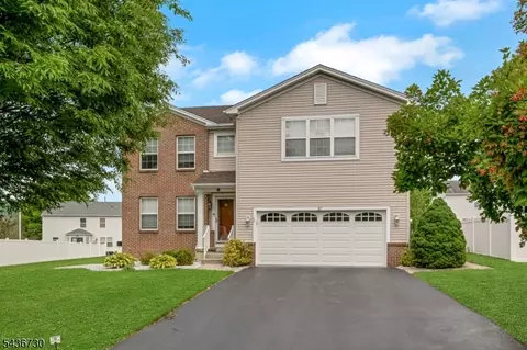 37 Lambert St, Washington, NJ 07882