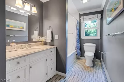 Bath - 10 Fairview Ave, Summit, NJ 07901 photo 4 of 5
