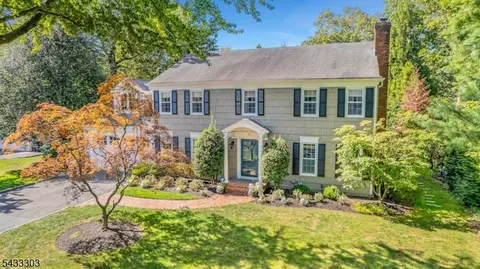 10 Fairview Ave, Summit, NJ 07901
