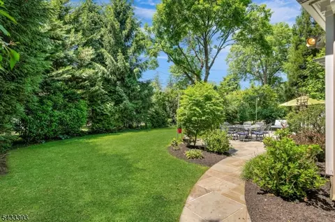Exterior - 10 Fairview Ave, Summit, NJ 07901 photo 6 of 7