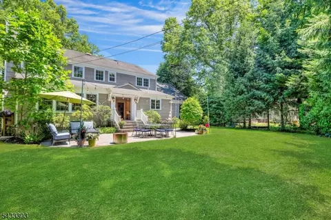 Exterior - 10 Fairview Ave, Summit, NJ 07901 photo 4 of 7