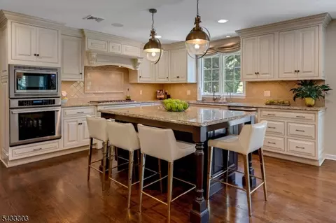 Kitchen - 10 Fairview Ave, Summit, NJ 07901 photo 1 of 4