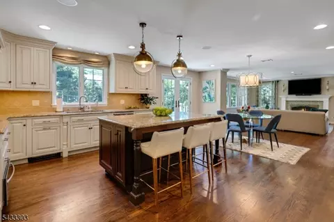 Kitchen - 10 Fairview Ave, Summit, NJ 07901 photo 4 of 4