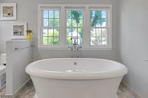 Bath - 10 Fairview Ave, Summit, NJ 07901 photo 3 of 5