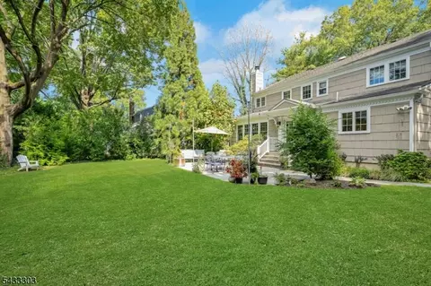 Exterior - 10 Fairview Ave, Summit, NJ 07901 photo 3 of 7