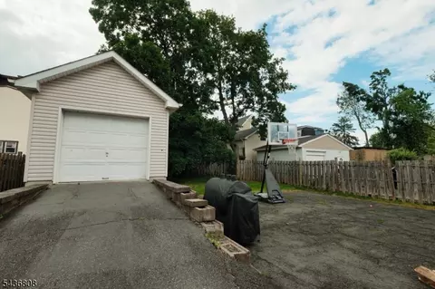 Exterior - 431 E 7th St, Plainfield, NJ 07060 photo 3 of 4
