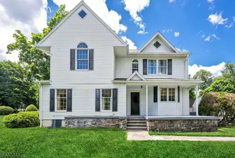 457 Russell Ave, Wyckoff, NJ 07481