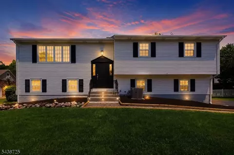 10 Red Oak Way, Bridgewater, NJ 08807