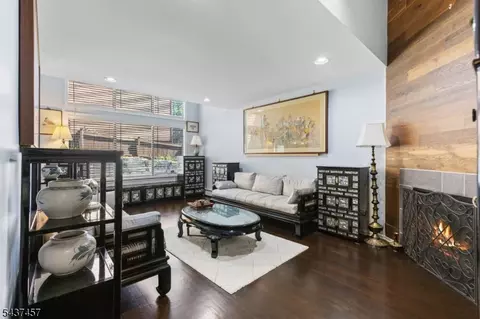 19 Schindler Dr, Rockaway, NJ 07866