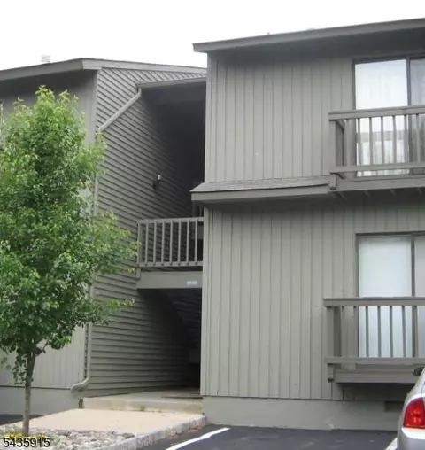 1109 Spruce Hills Dr, Glen Gardner, NJ 08826