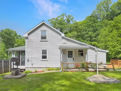 196 Rockport Rd, Port Murray, NJ 07865