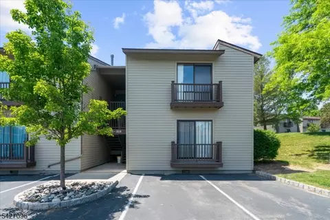 1616 Spruce Hills Dr, Glen Gardner, NJ 08826