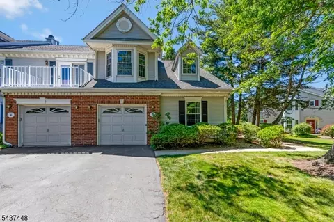 34 Topaz Dr, Franklin Park, NJ 08823
