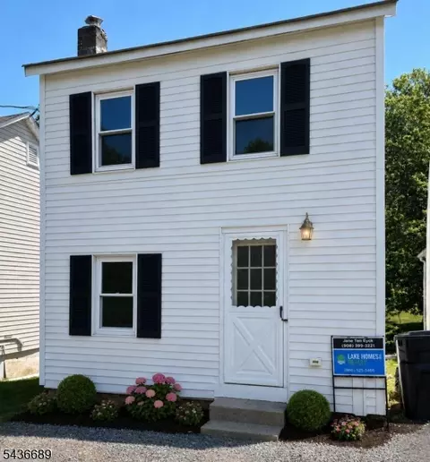 45 Mechanic St, Washington, NJ 07882