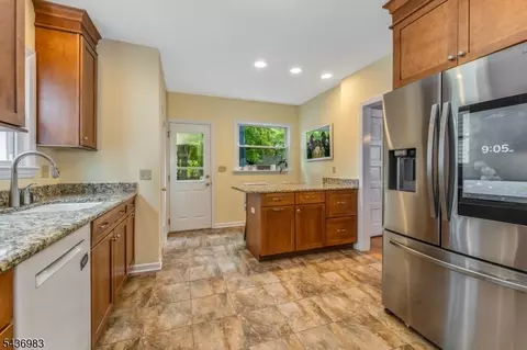 28 Codington Pl, Somerville, NJ 08876 photo 13