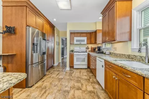 28 Codington Pl, Somerville, NJ 08876 photo 11