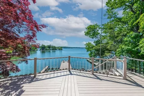 5 Coulter Pl, Andover, NJ 07821