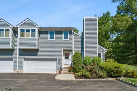 32 Meadow View Ln #32, Berkeley Heights, NJ 07922