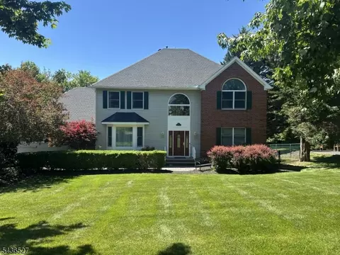 55 Delaware Ave, Stirling, NJ 07980