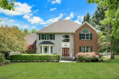55 Delaware Ave, Stirling, NJ 07980