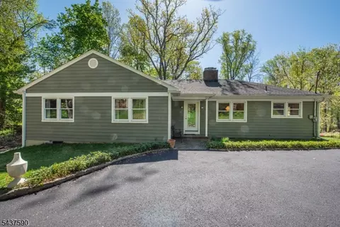 28 Headley Rd, Morristown, NJ 07960