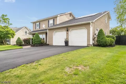 64 Dunedain St, Hillsborough, NJ 08844