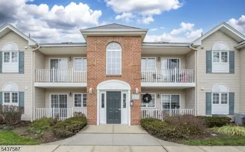 105 Roseland Ave #304, Caldwell, NJ 07006