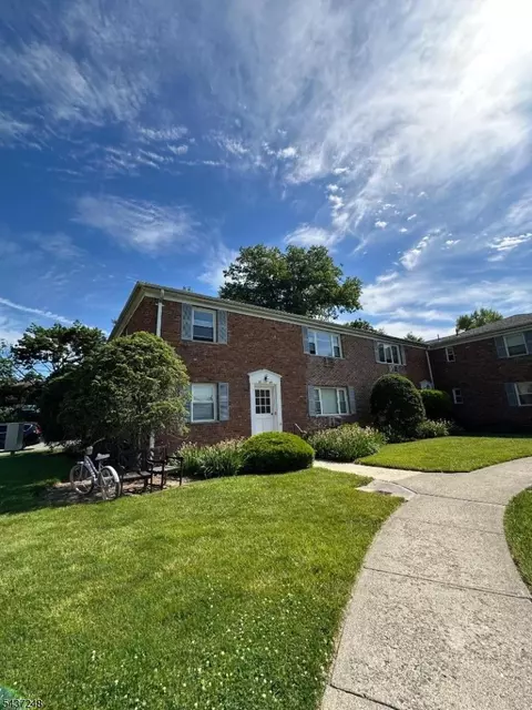 43 Conforti Ave #86, West Orange, NJ 07052