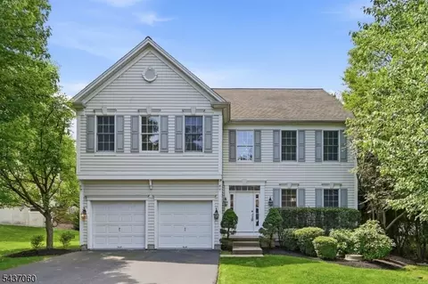 51 Hartlander St, East Brunswick, NJ 08816