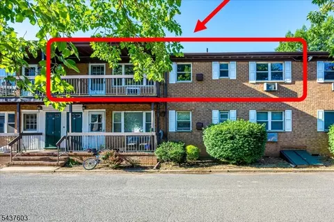 55 Gill Ln, Iselin, NJ 08830