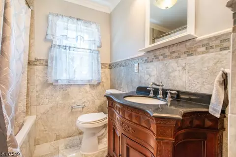 146 Giles Ave, Middlesex, NJ 08846 photo 5