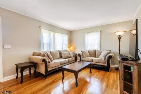 146 Giles Ave, Middlesex, NJ 08846 photo 3