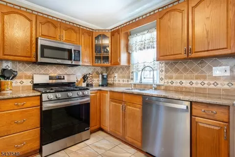 146 Giles Ave, Middlesex, NJ 08846 photo 11