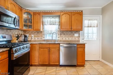 146 Giles Ave, Middlesex, NJ 08846 photo 10