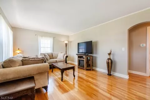 146 Giles Ave, Middlesex, NJ 08846 photo 2