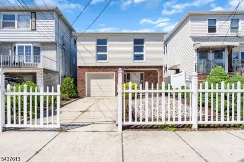 23 Colonial Dr, Bayonne, NJ 07002